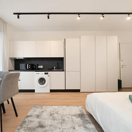 Luxury In The Heart Of Apartment *