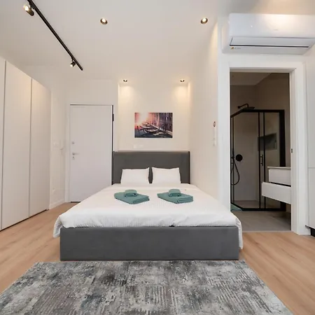 Luxury In The Heart Of Apartment *
